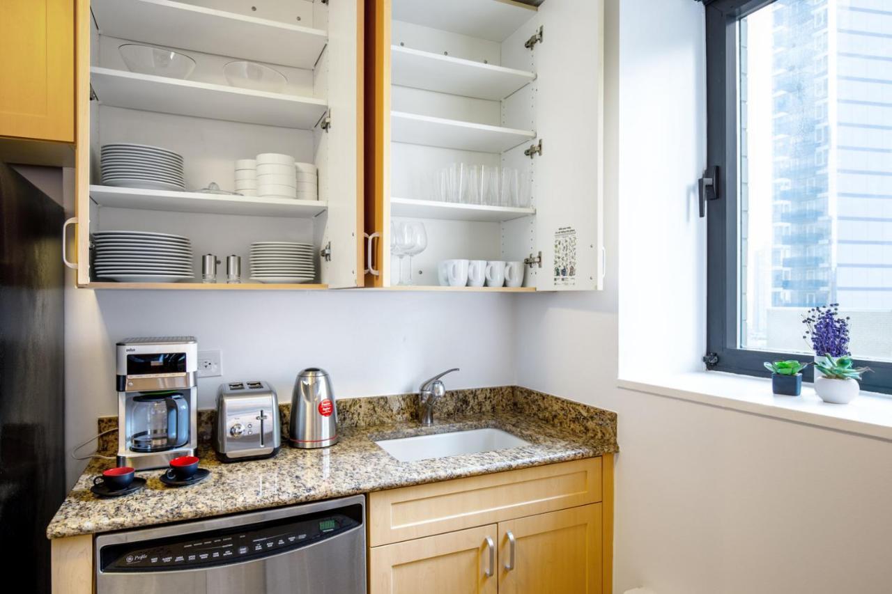 1br Nr Times Sq W Indoor Pool Gym Nyc-141 Appartement *