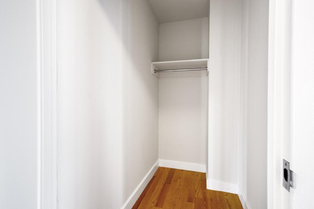 1br Nr Times Sq W Indoor Pool Gym Nyc-141